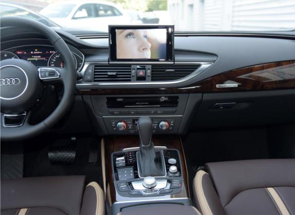 奥迪A7 2016款 50 TFSI quattro 舒适型 中控类   中控台