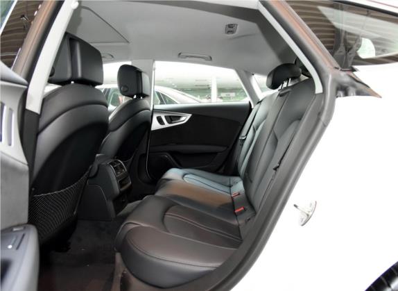 奥迪A7 2017款 40 TFSI quattro 技术型 车厢座椅   后排空间