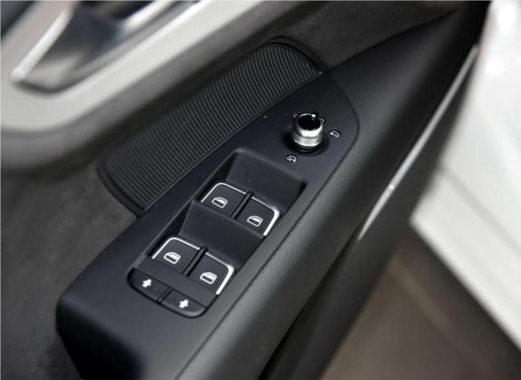 奥迪A7 2017款 40 TFSI quattro 技术型 车厢座椅   门窗控制
