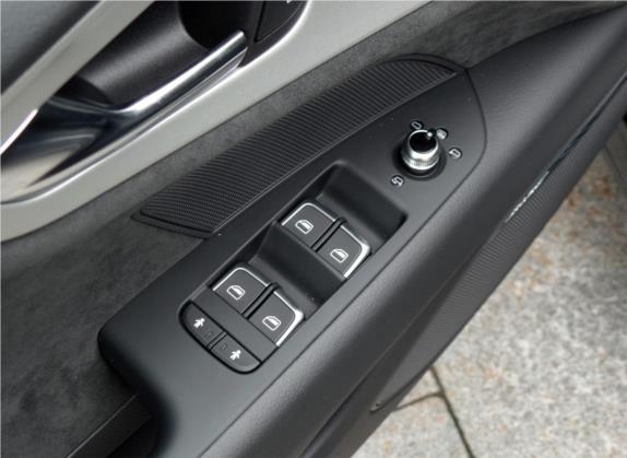 奥迪A7 2018款 40 TFSI quattro 技术型 车厢座椅   门窗控制
