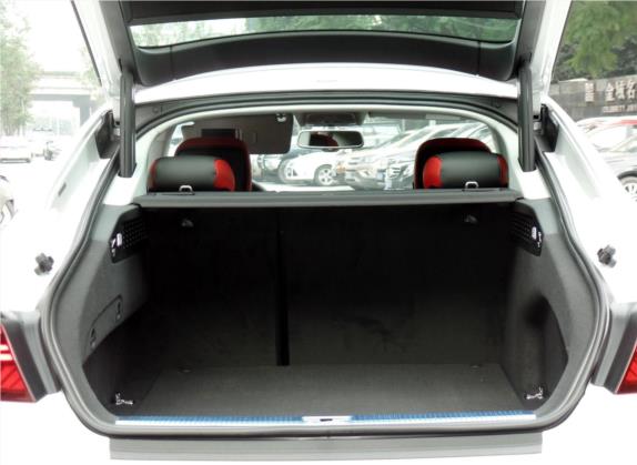 奥迪A7 2018款 50 TFSI quattro 舒适型 车厢座椅   后备厢