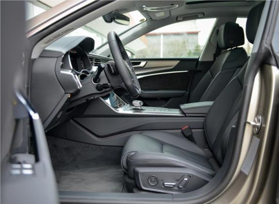 奥迪A7 2019款 55 TFSI quattro 竞技版 车厢座椅   前排空间