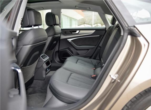 奥迪A7 2019款 55 TFSI quattro 竞技版 车厢座椅   后排空间