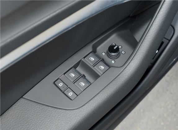 奥迪A7 2020款 45 TFSI 臻选型 车厢座椅   门窗控制