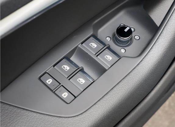奥迪A7 2021款 40 TFSI 豪华型 车厢座椅   门窗控制
