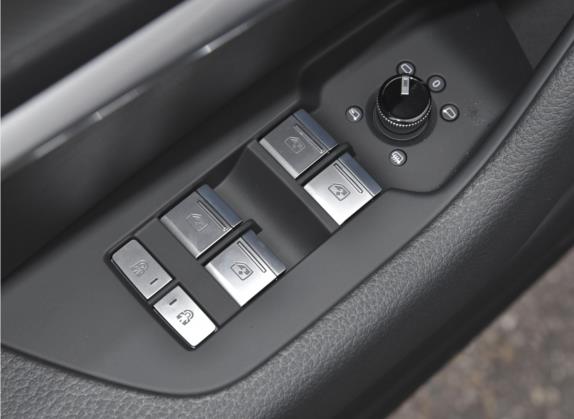 奥迪A7 2022款 45 TFSI 臻选型 车厢座椅   门窗控制