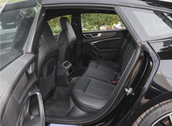 奥迪A7 2022款 55 TFSI quattro 尊享型 车厢座椅   后排空间