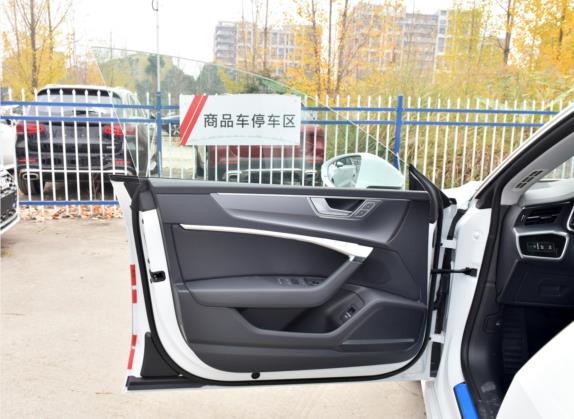 奥迪A7 2023款 40 TFSI 豪华型 车厢座椅   前门板