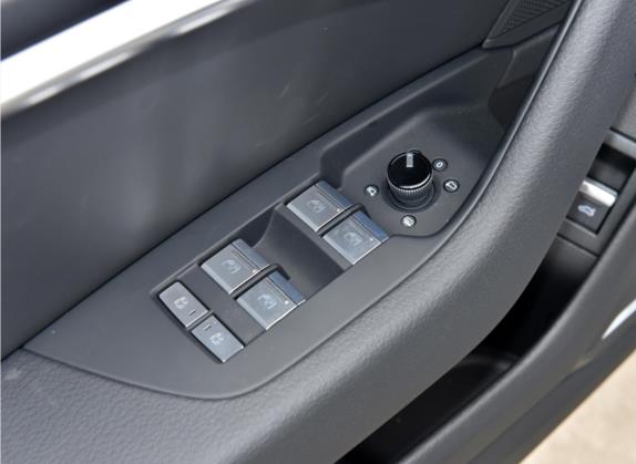 奥迪A7 2023款 40 TFSI 豪华型 车厢座椅   门窗控制
