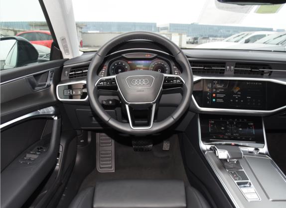 奥迪A7 2023款 45 TFSI 臻选型 中控类   驾驶位