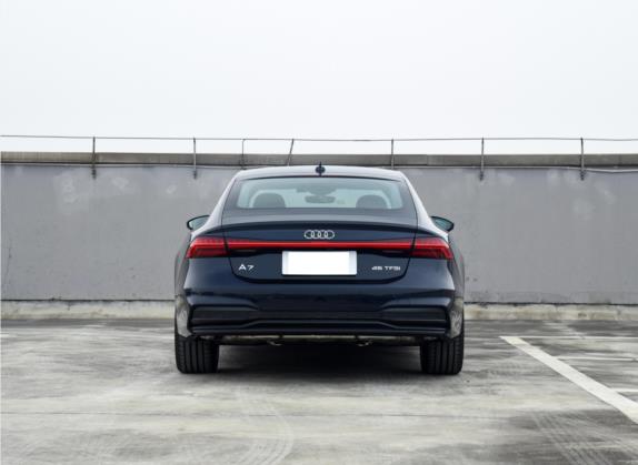 奥迪A7 2023款 45 TFSI 臻选型 外观   正后
