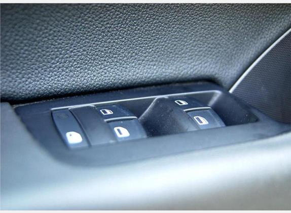 奥迪A6L 2006款 3.2 FSI 尊享型 车厢座椅   门窗控制