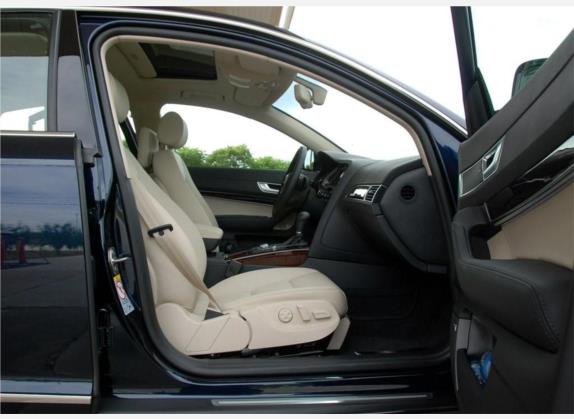 奥迪A6L 2009款 2.8 FSI quattro 豪华型 车厢座椅   前排空间
