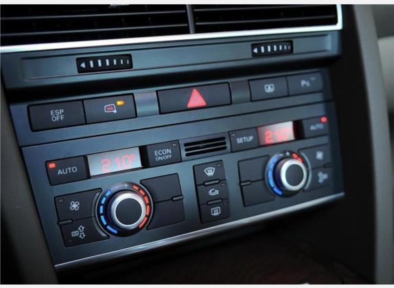 奥迪A6L 2009款 3.0 TFSI quattro 豪华型 中控类   中控台