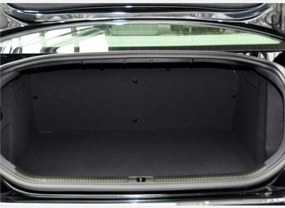 奥迪A6L 2010款 2.4L 豪华型 车厢座椅   后备厢