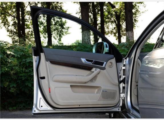 奥迪A6L 2010款 2.7 TDI 车厢座椅   前门板