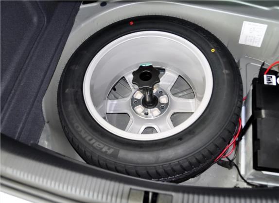 奥迪A6L 2011款 2.0 TFSI 手动标准型 其他细节类   备胎