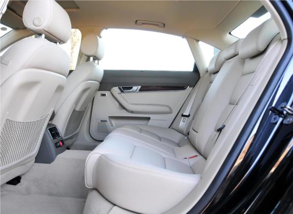 奥迪A6L 2011款 3.0 TFSI quattro 豪华型 车厢座椅   后排空间