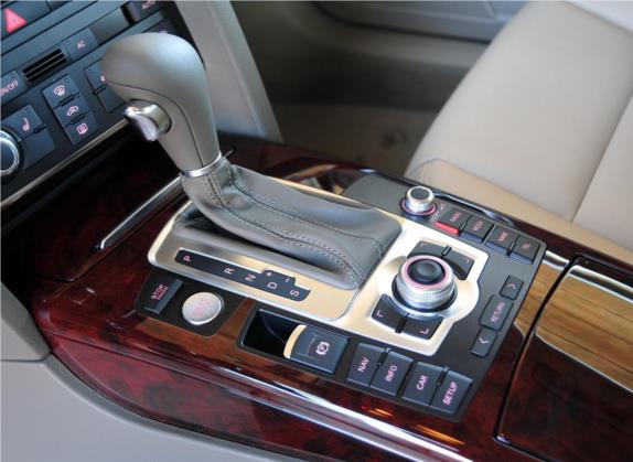 奥迪A6L 2011款 3.0 TFSI quattro 豪华型 中控类   挡把