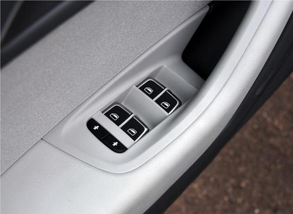 奥迪A6L 2012款 TFSI 手动基本型 车厢座椅   门窗控制