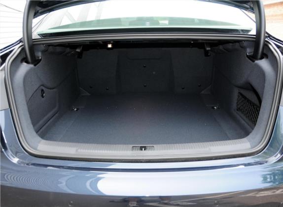 奥迪A6L 2012款 TFSI 舒适型 车厢座椅   后备厢