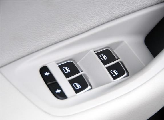 奥迪A6L 2012款 30 FSI 舒适型 车厢座椅   门窗控制