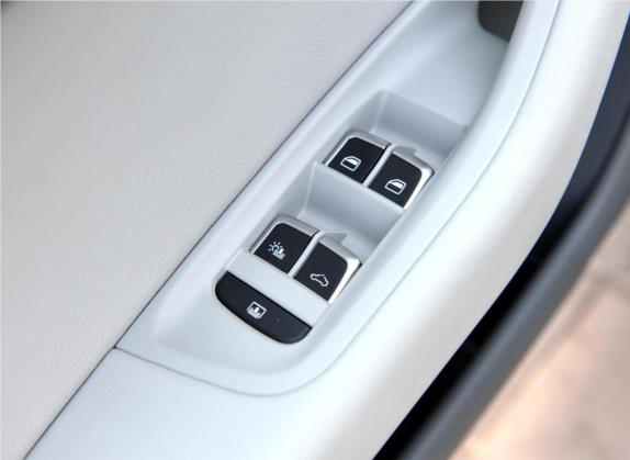 奥迪A6L 2012款 30 FSI 豪华型 车厢座椅   门窗控制