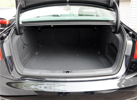奥迪A6L 2014款 TFSI 手动基本型 车厢座椅   后备厢