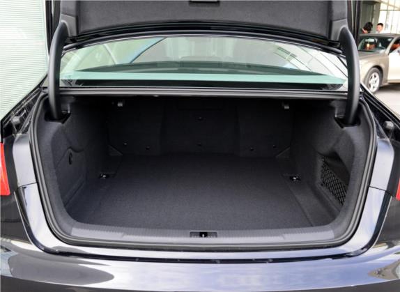 奥迪A6L 2014款 30 FSI 技术型 车厢座椅   后备厢