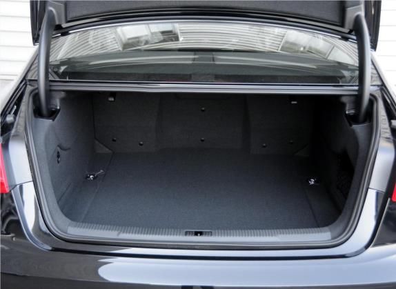 奥迪A6L 2014款 30 FSI 豪华型 车厢座椅   后备厢