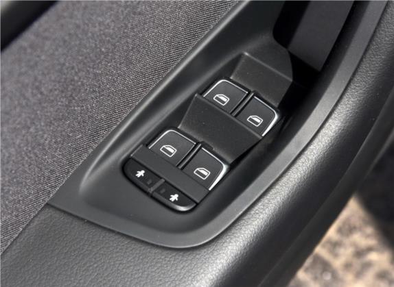 奥迪A6L 2015款 TFSI 百万纪念智领型 车厢座椅   门窗控制