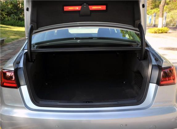 奥迪A6L 2016款 TFSI 运动型 车厢座椅   后备厢