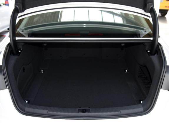 奥迪A6L 2017款 30 FSI 舒适型 车厢座椅   后备厢