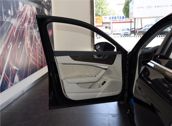 奥迪A6L 2019款 55 TFSI quattro 尊享致雅型 车厢座椅   前门板
