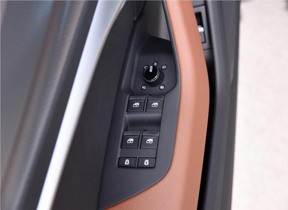 奥迪A6L 2019款 40 TFSI 豪华致雅型 车厢座椅   门窗控制