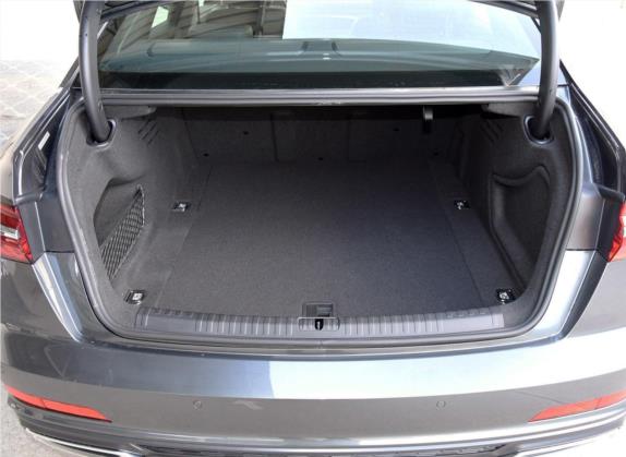 奥迪A6L 2019款 40 TFSI 豪华动感型 车厢座椅   后备厢