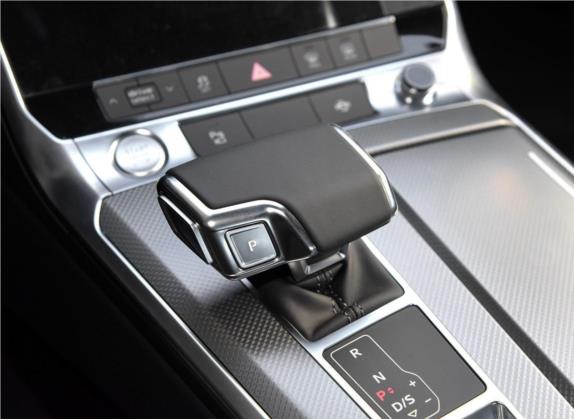 奥迪A6L 2019款 40 TFSI 豪华动感型 中控类   挡把