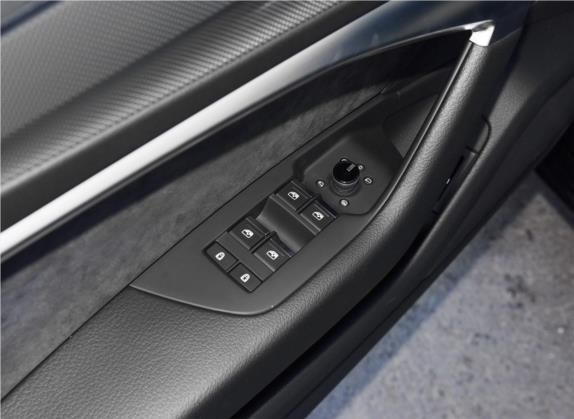 奥迪A6L 2019款 45 TFSI 臻选动感型 车厢座椅   门窗控制