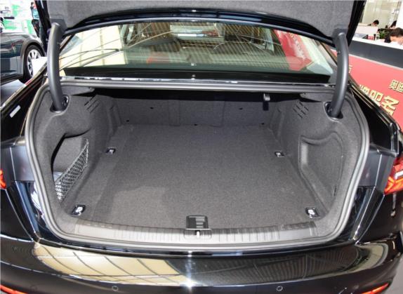 奥迪A6L 2020款 45 TFSI 臻选致雅型 车厢座椅   后备厢