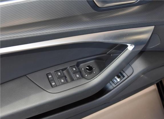 奥迪A6L 2020款 45 TFSI 臻选致雅型 车厢座椅   门窗控制