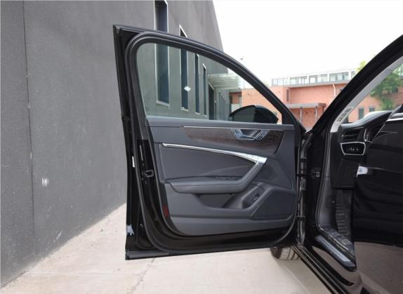 奥迪A6L 2020款 45 TFSI quattro 尊享致雅型 车厢座椅   前门板