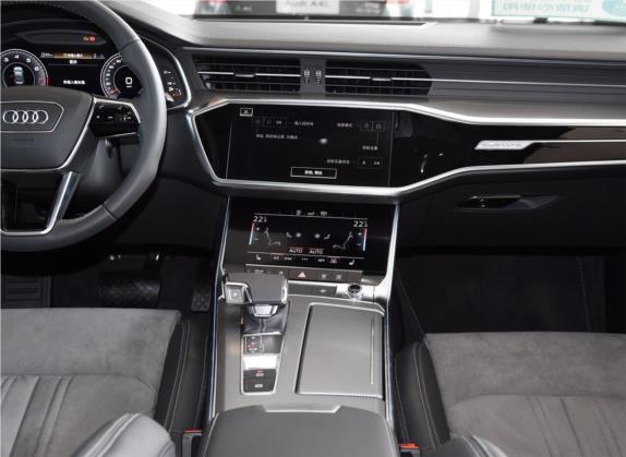 奥迪A6L 2020款 45 TFSI quattro 尊享动感型 中控类   中控台