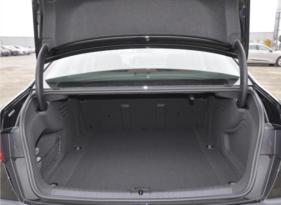 奥迪A6L 2021款 40 TFSI 豪华致雅型 车厢座椅   后备厢