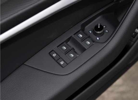 奥迪A6L 2021款 40 TFSI 豪华动感型 车厢座椅   门窗控制