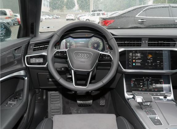 奥迪A6L 2021款 45 TFSI 臻选动感型 中控类   驾驶位