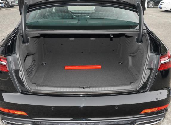 奥迪A6L 2021款 45 TFSI 臻选动感型 车厢座椅   后备厢