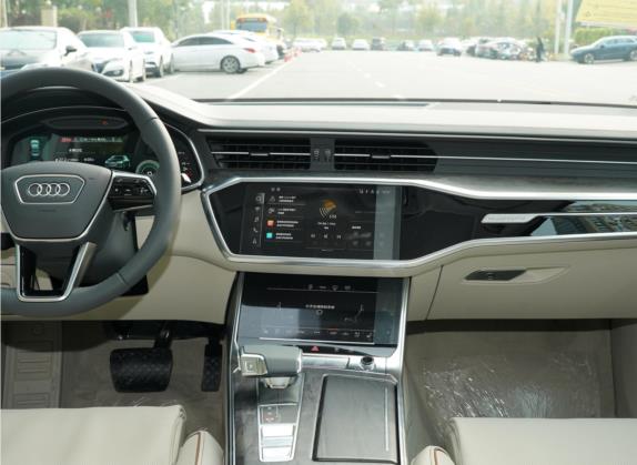 奥迪A6L 2021款 55 TFSI quattro 旗舰致雅型 中控类   中控台
