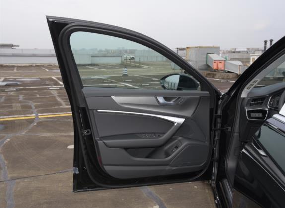 奥迪A6L 2022款 40 TFSI 豪华致雅型 车厢座椅   前门板