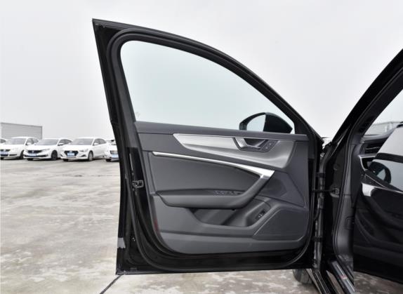 奥迪A6L 2022款 40 TFSI 豪华动感型 车厢座椅   前门板