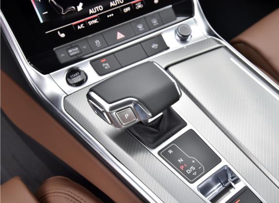 奥迪A6L 2022款 45 TFSI quattro 臻选致雅型 中控类   挡把